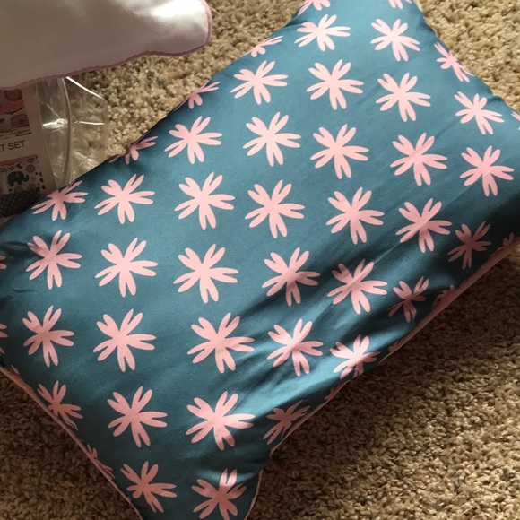 Bedding - Picture 7 of 7